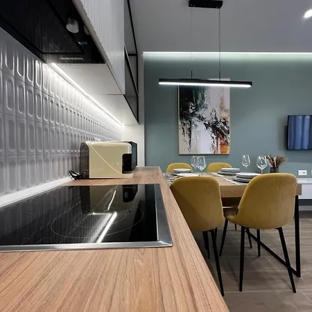 Luxurious Seaside 1 شقة دراس