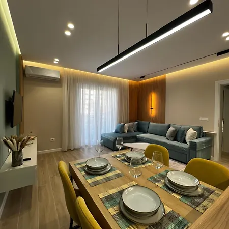 Brand New Luxurious Seaside 1 *