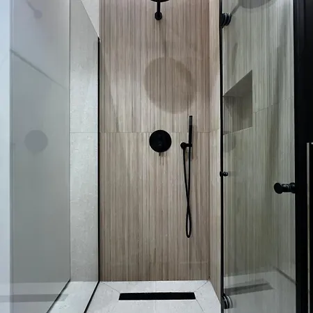 Luxurious Seaside 1 شقة *