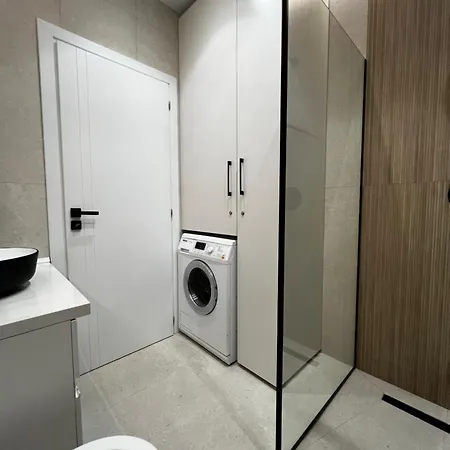 Brand New Luxurious Seaside 1 * Durres